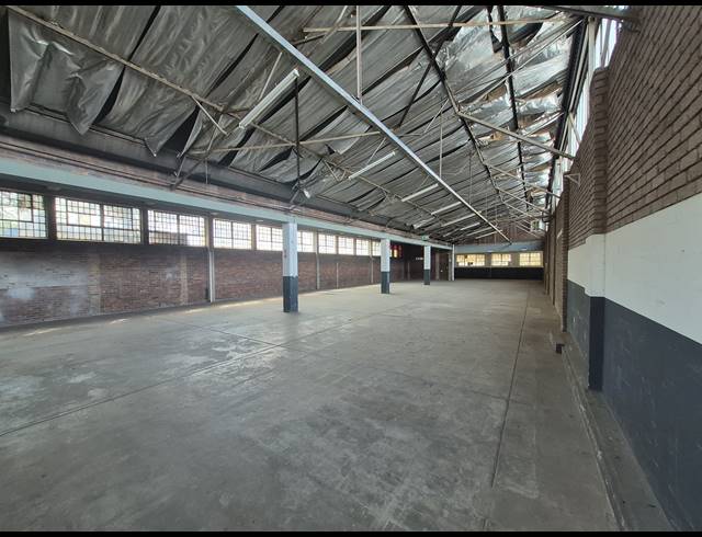 555M² WAREHOUSE TO LET IN BENROSE